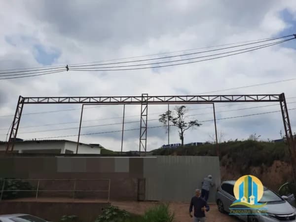 Terreno à Venda em Santana de Parnaíba