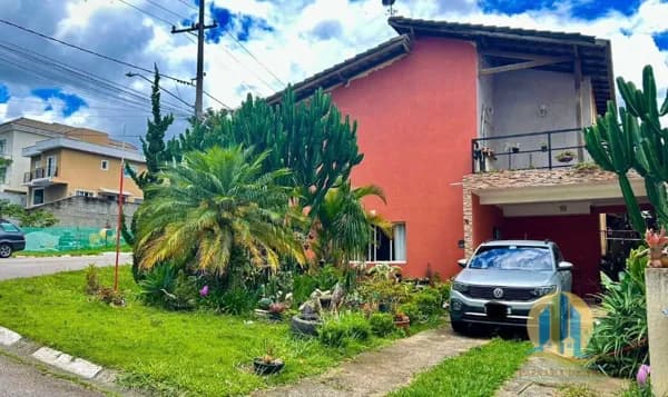 Casa de Esquina à Venda no Condomínio New Ville
