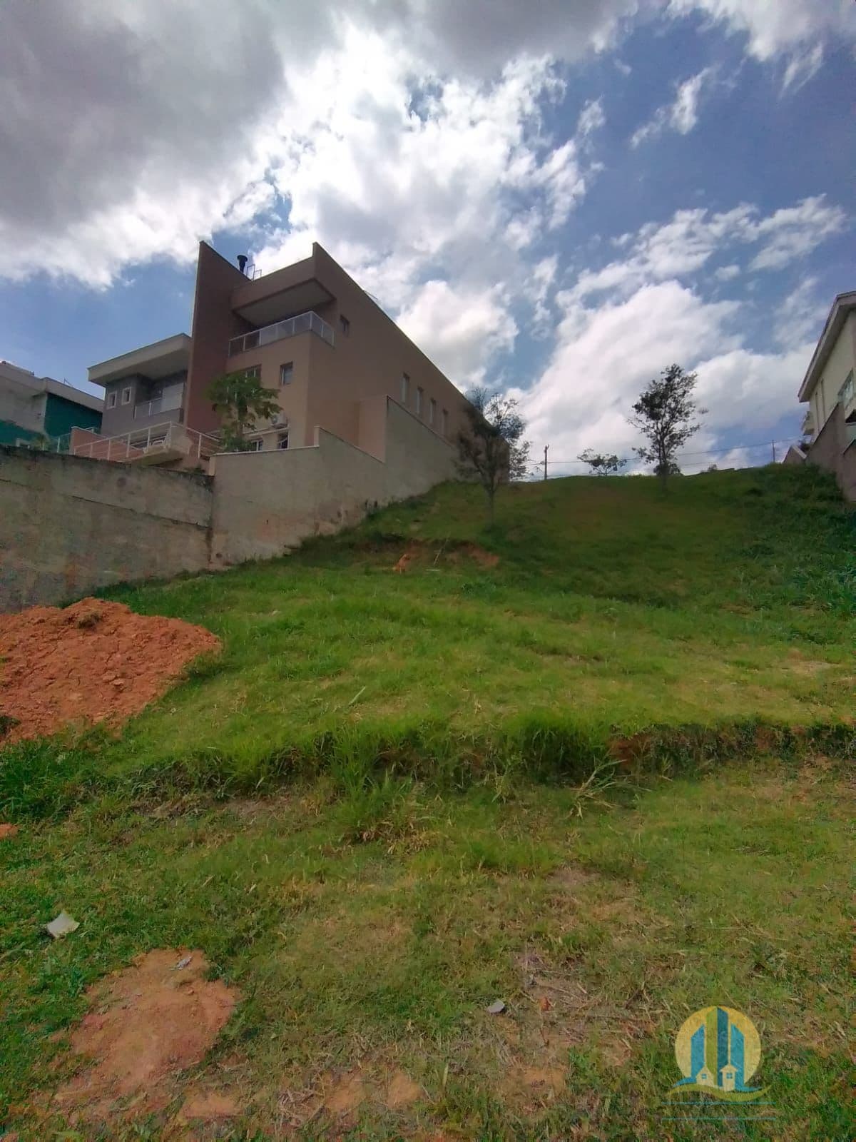 TERRENO À VENDA – CONDOMÍNIO NEW VILLE