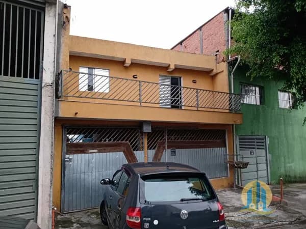 Casa à Venda em Carapicuíba / SP