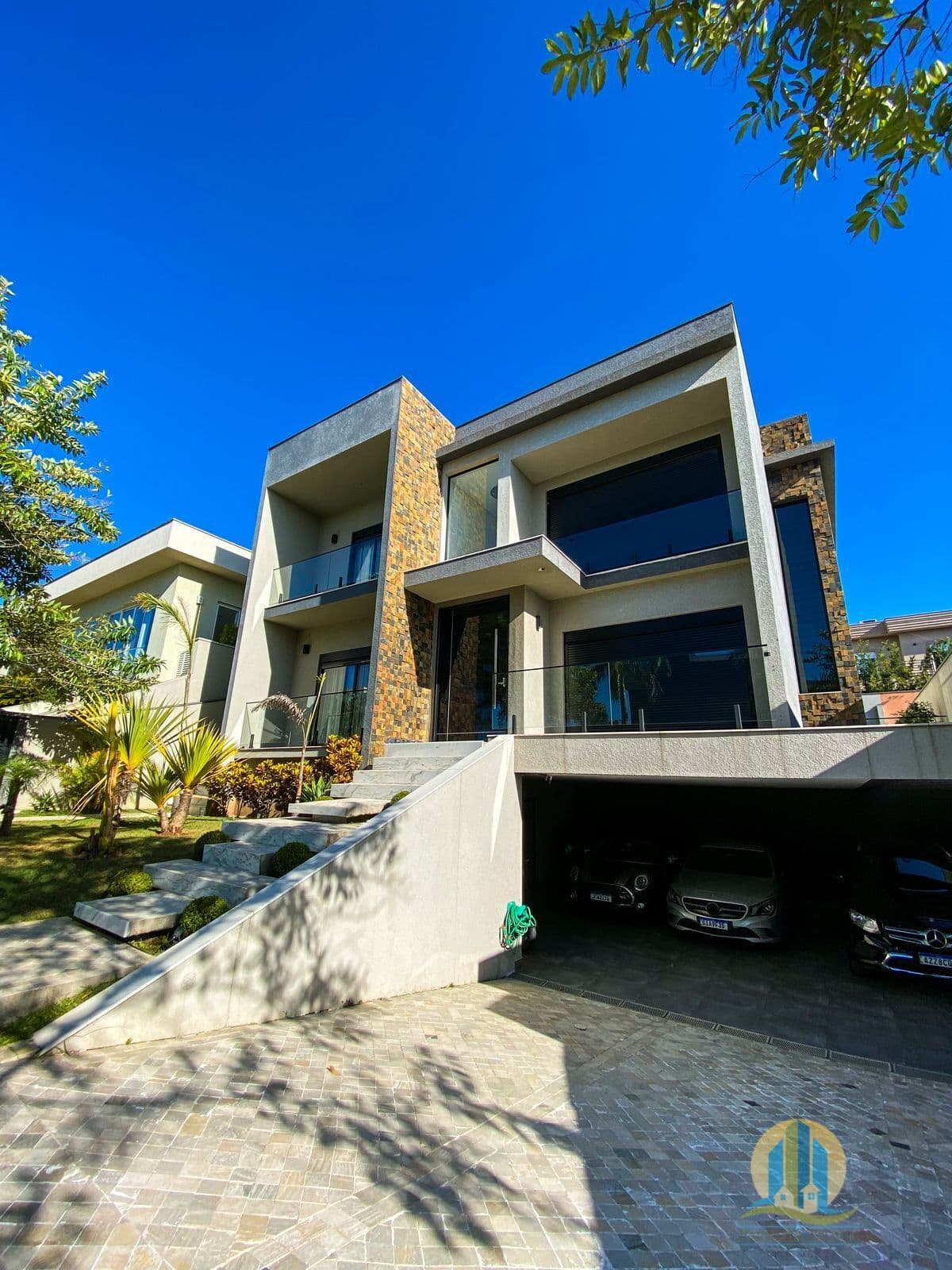 Casa em Santana de Parnaíba - Alphaville
