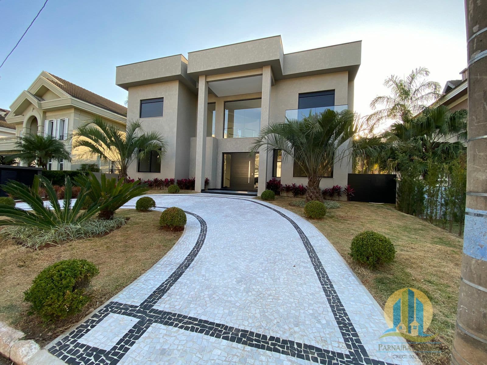 CASA NOVA À VENDA – TAMBORÉ 3