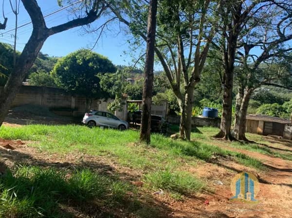 Terreno á Venda em Santana de Parnaíba / SP