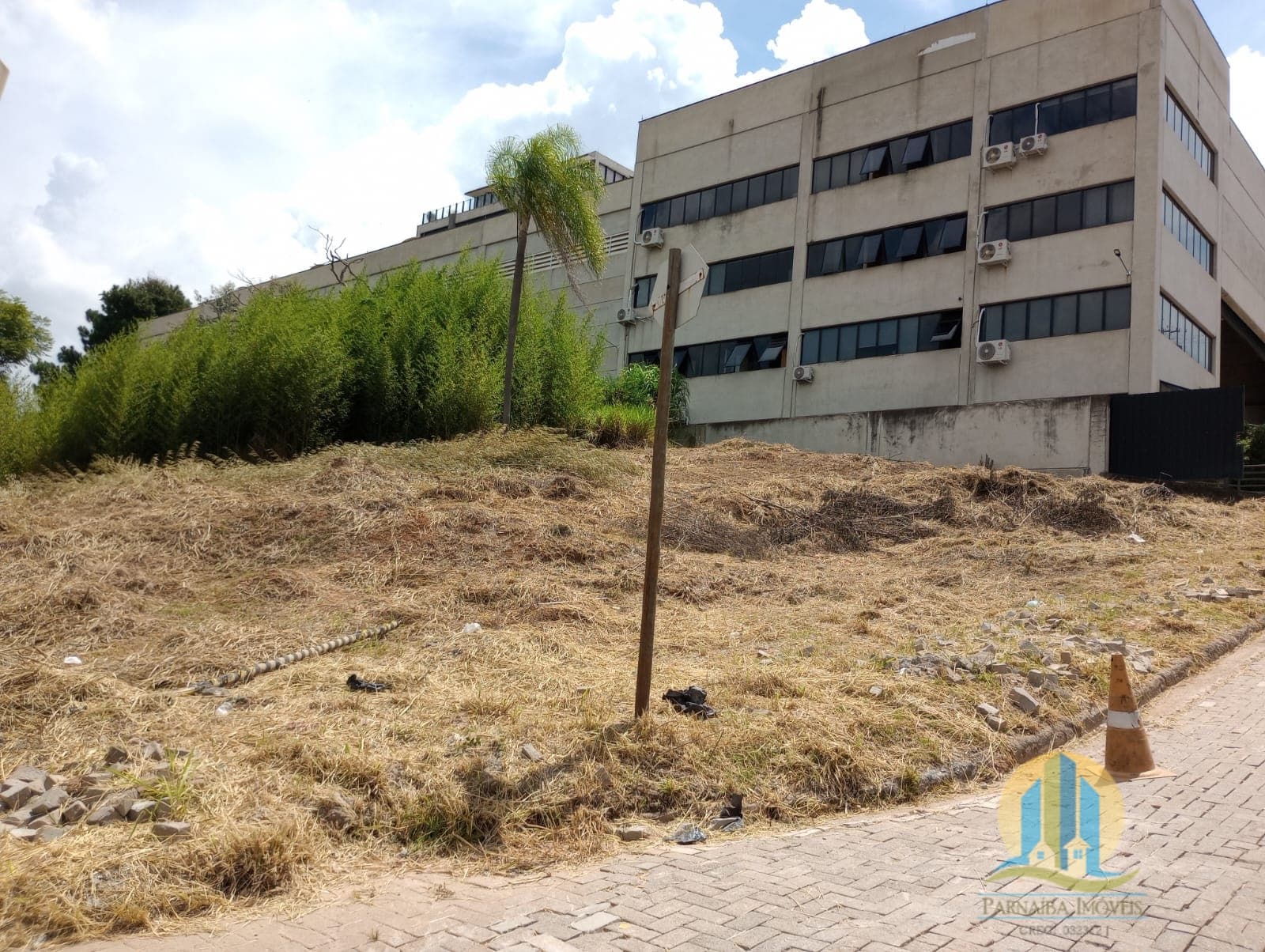 Terreno Comercial à Venda – Condomínio Empresarial Santana | Santana de Parnaíba/SP