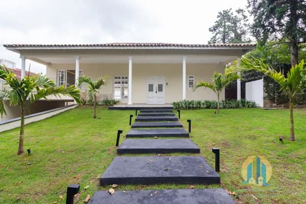 Casa Alto Padrão condomínio morada dos pássaros