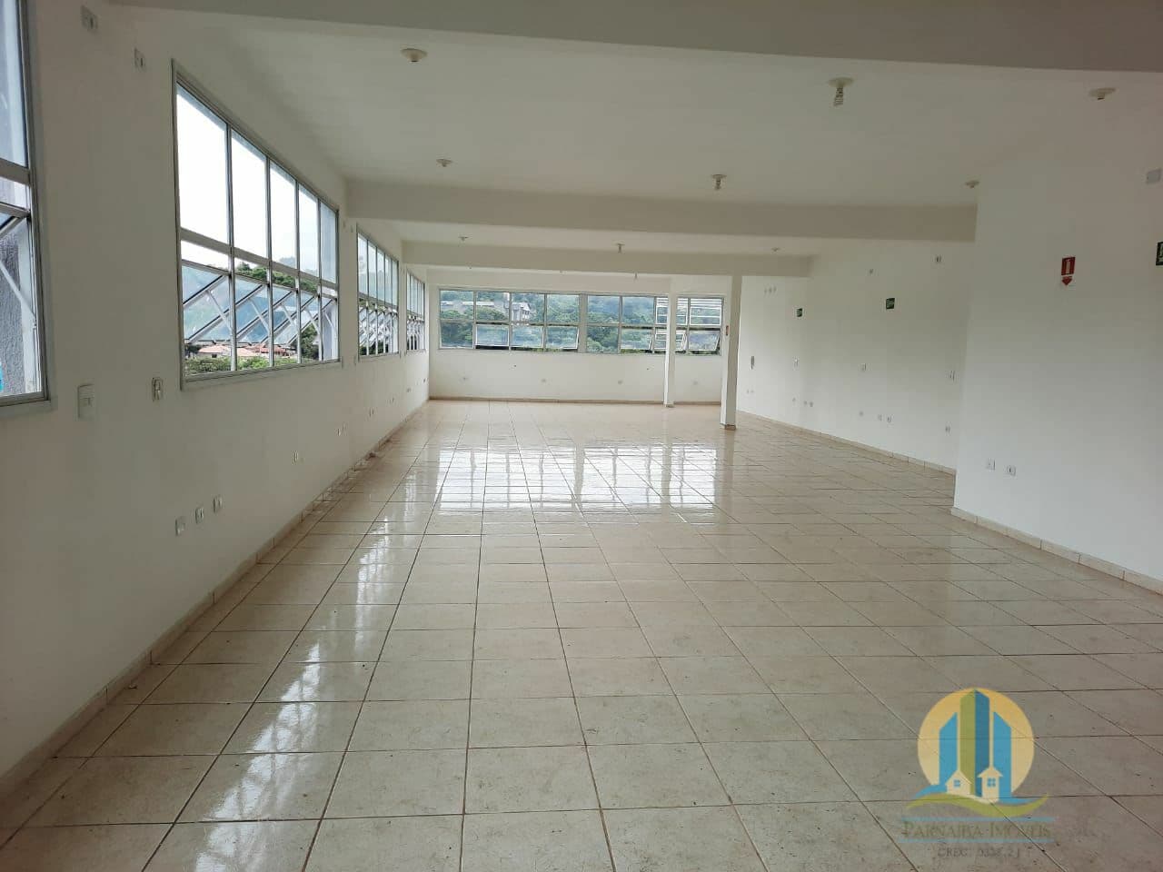 Salão comercial para Locação em Santana de Parnaíba/ SP