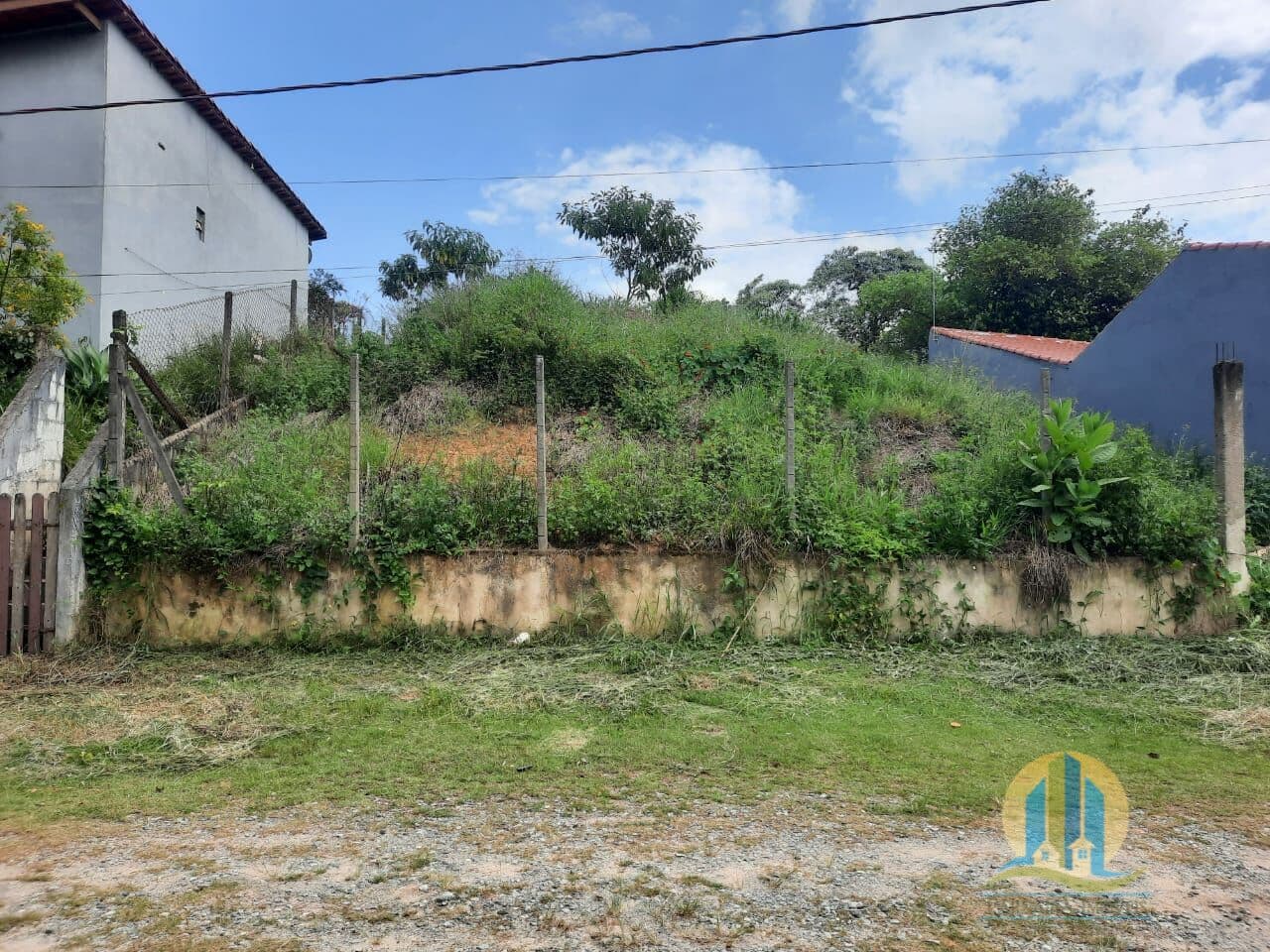 Terreno à Venda em Condomínio