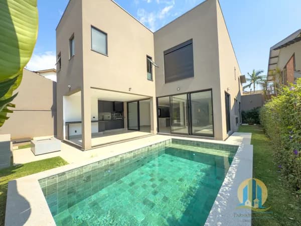 Casa em Santana de Parnaíba - Alphaville