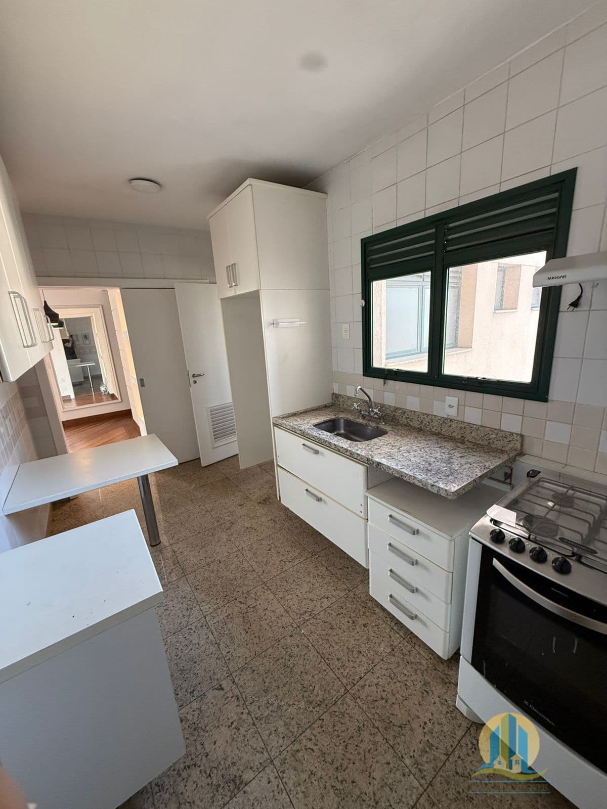 APARTAMENTO À VENDA – ALPHAVILLE