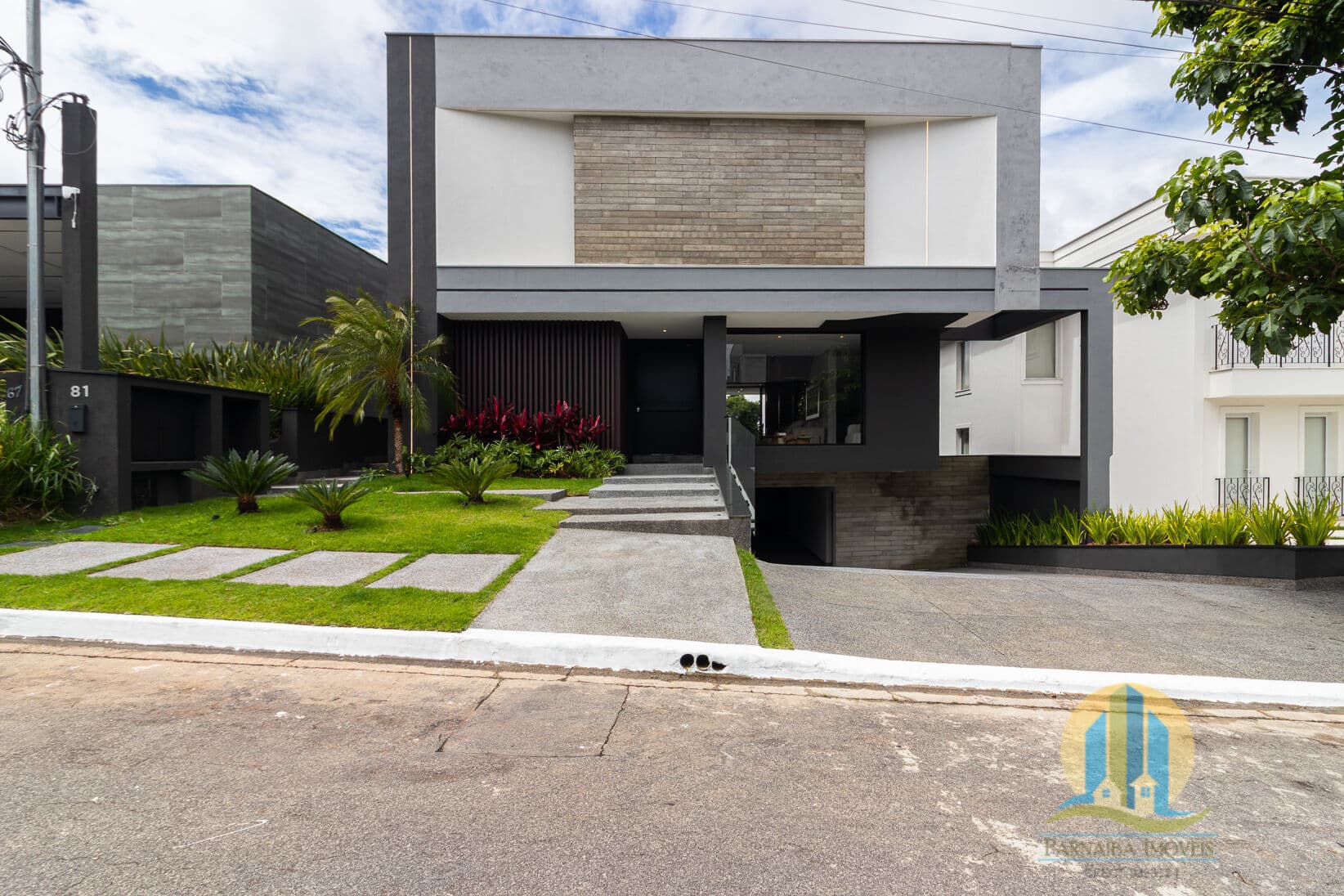 Casa em Santana de Parnaíba - Tamboré