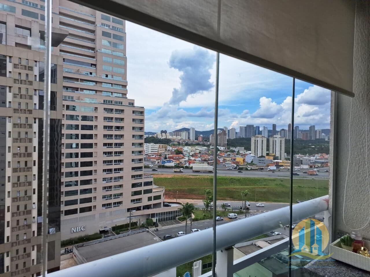 Apartamento PadrãoAPARTAMENTO INCRÍVEL À VENDA NO BETHAVILLE I – BARUERI Excelente oportunidade para morar em uma das regiões mais valorizadas de Barueri! Apartamento no 14º andar, com 60m² e uma linda sacada com fechamento em vidro, trazendo confo