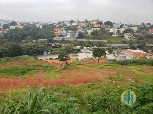 Terreno à Venda em Santana de Parnaíba / SP