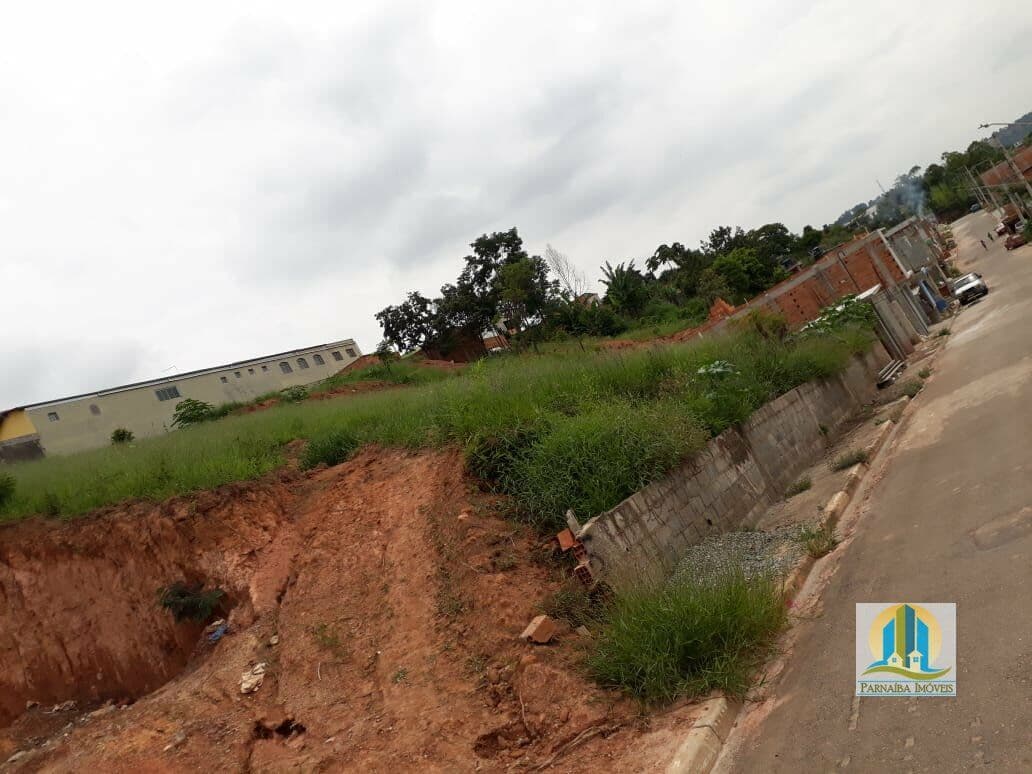 TERRENO Á VENDA EM SANTANA DE PARNAÍBA - SP