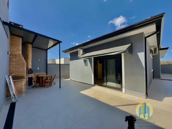 Casa Semi Térrea à Venda – Condomínio New Ville
