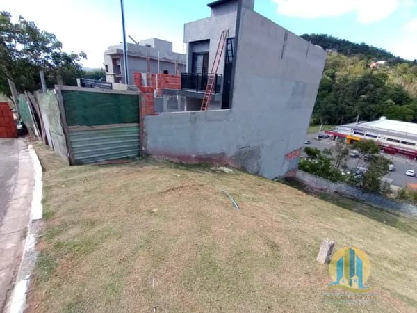 Terreno à Venda