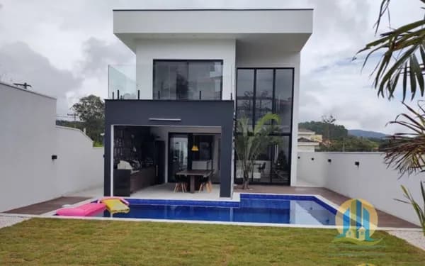 Casa á Venda no Condomínio New Ville