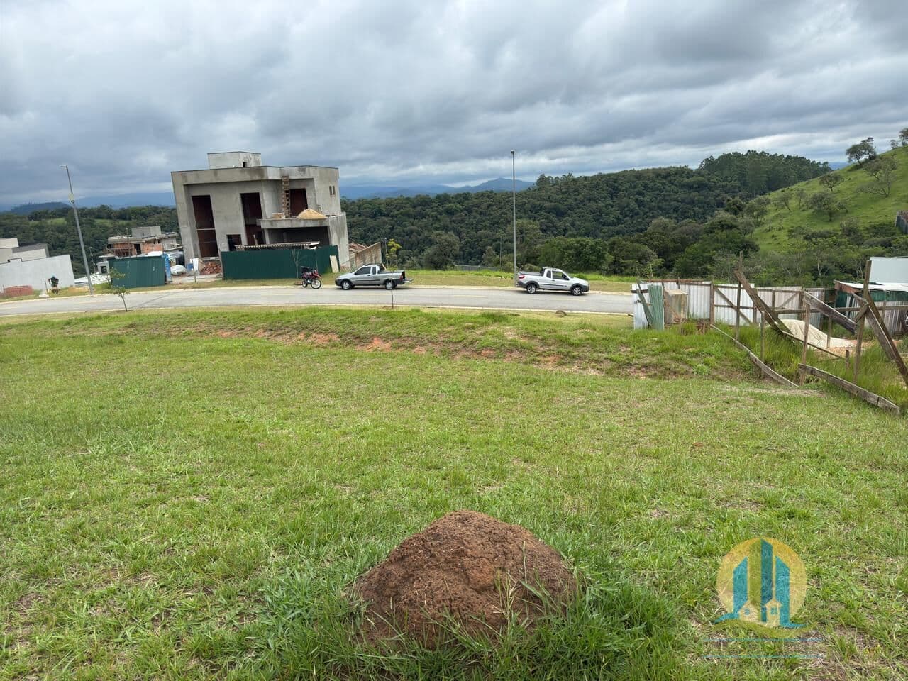 Lote/Terreno em Barueri - Jardim Tupanci