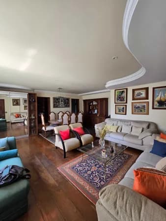 Amplo Apartamento de 190m² à Venda na Rua Paulo Gustavo - Frente, Andar Alto e Indevassado!