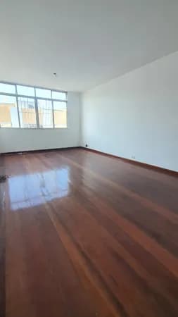 Imperdível em Icaraí: Reformado, Alto, a 30m da Praia!