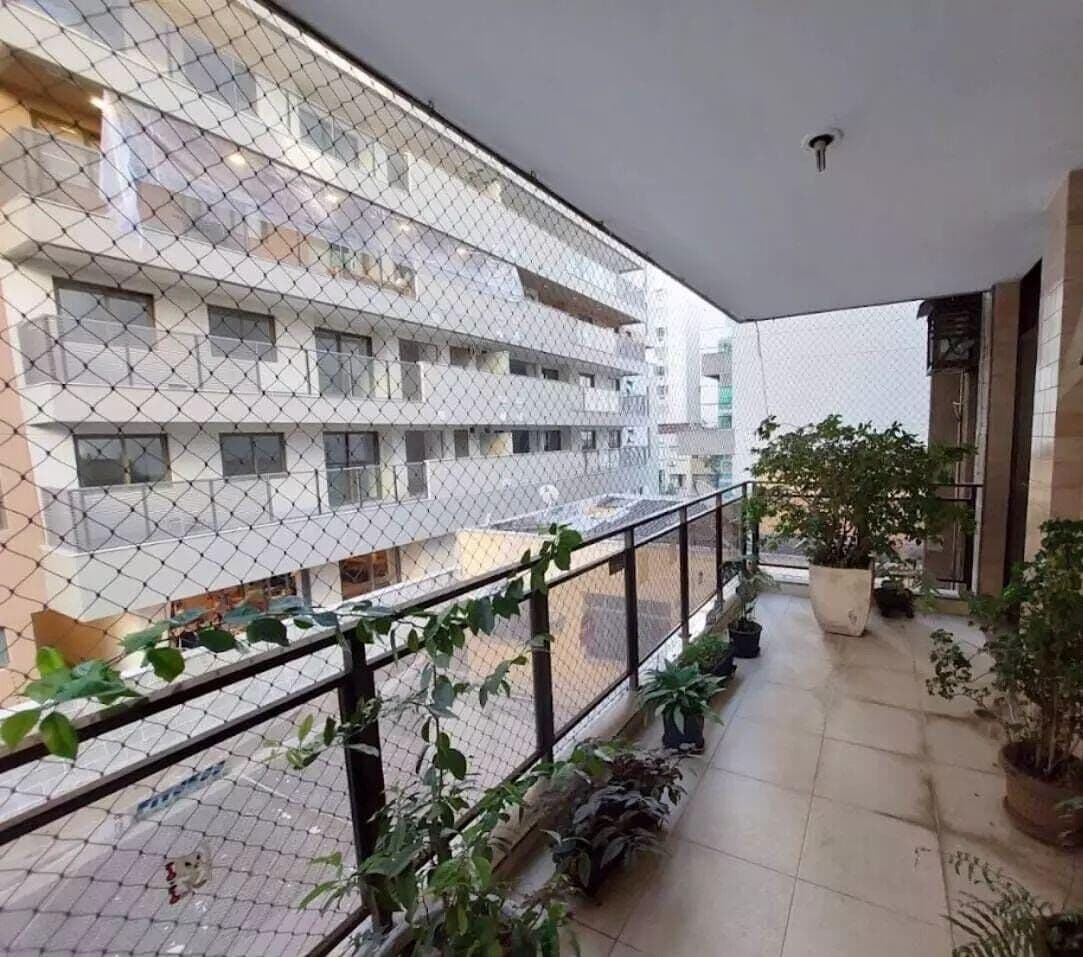 Magnífico Apartamento Mobiliado de 450m² a Uma Quadra da Praia de Icaraí!