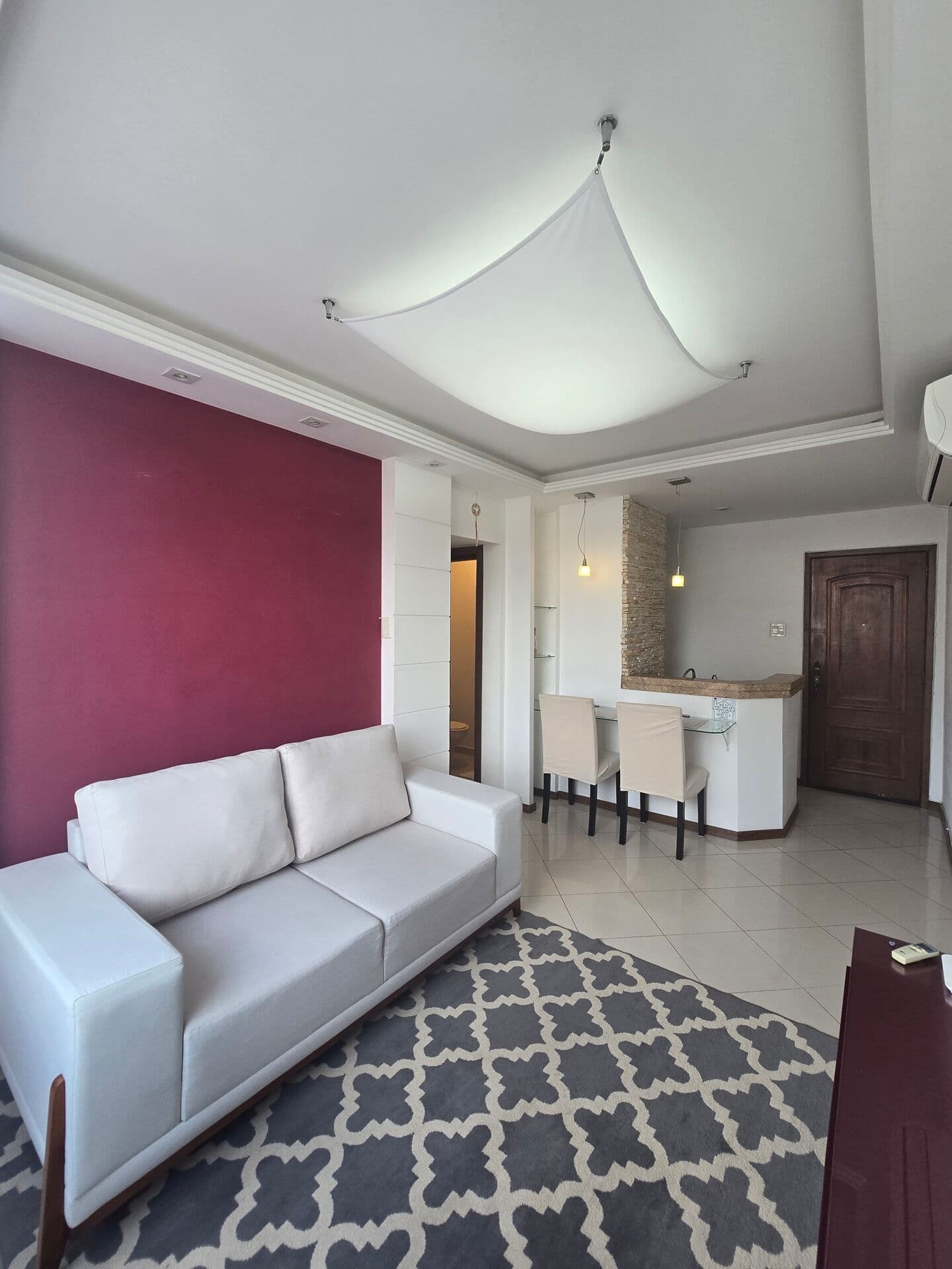Charmoso Apartamento Reformado na Quadra da Praia de Icaraí!