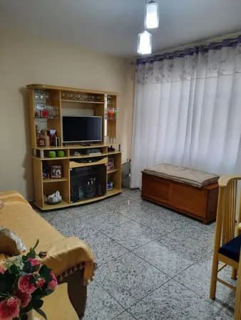 Apartamento térreo de quarto e sala no Jardim Cascata – praticidade e excelente localização