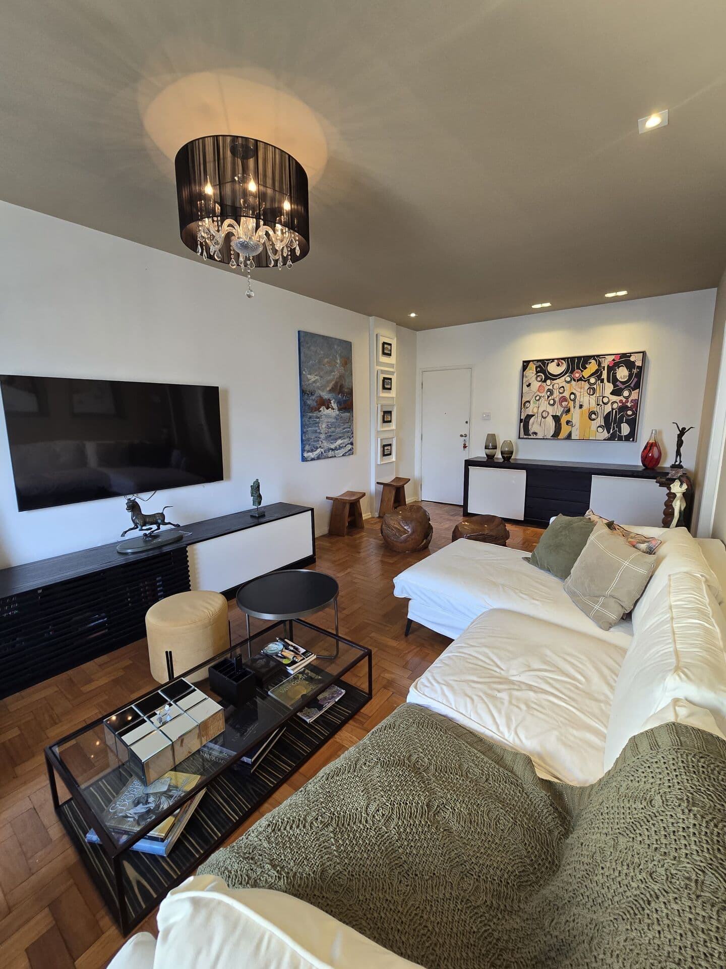 Apartamento de 3 Quartos, Sol da Manhã, Reformado e com Escritório em Icaraí – 174 m²!