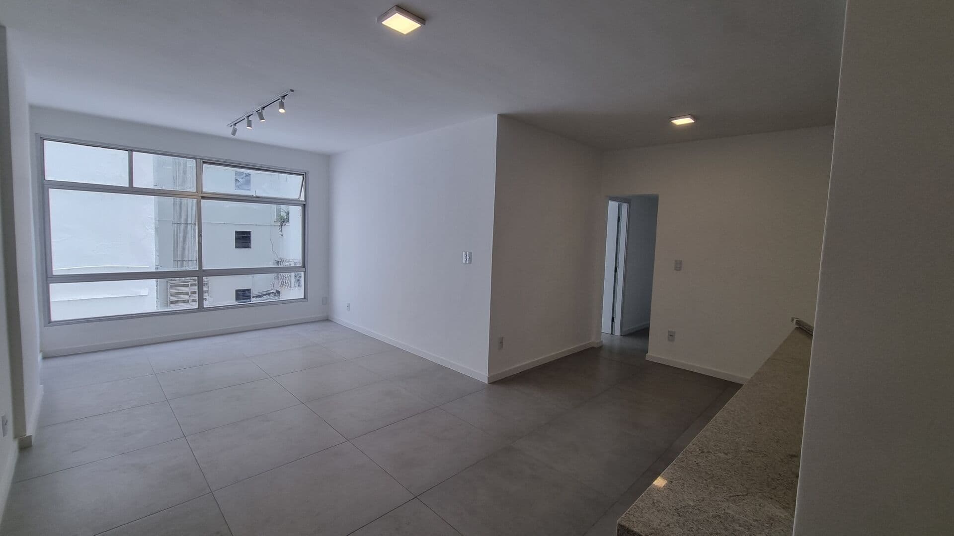 Apartamento Reformado a 1 Quadra da Praia de Icaraí – 3 Quartos e 120m²!