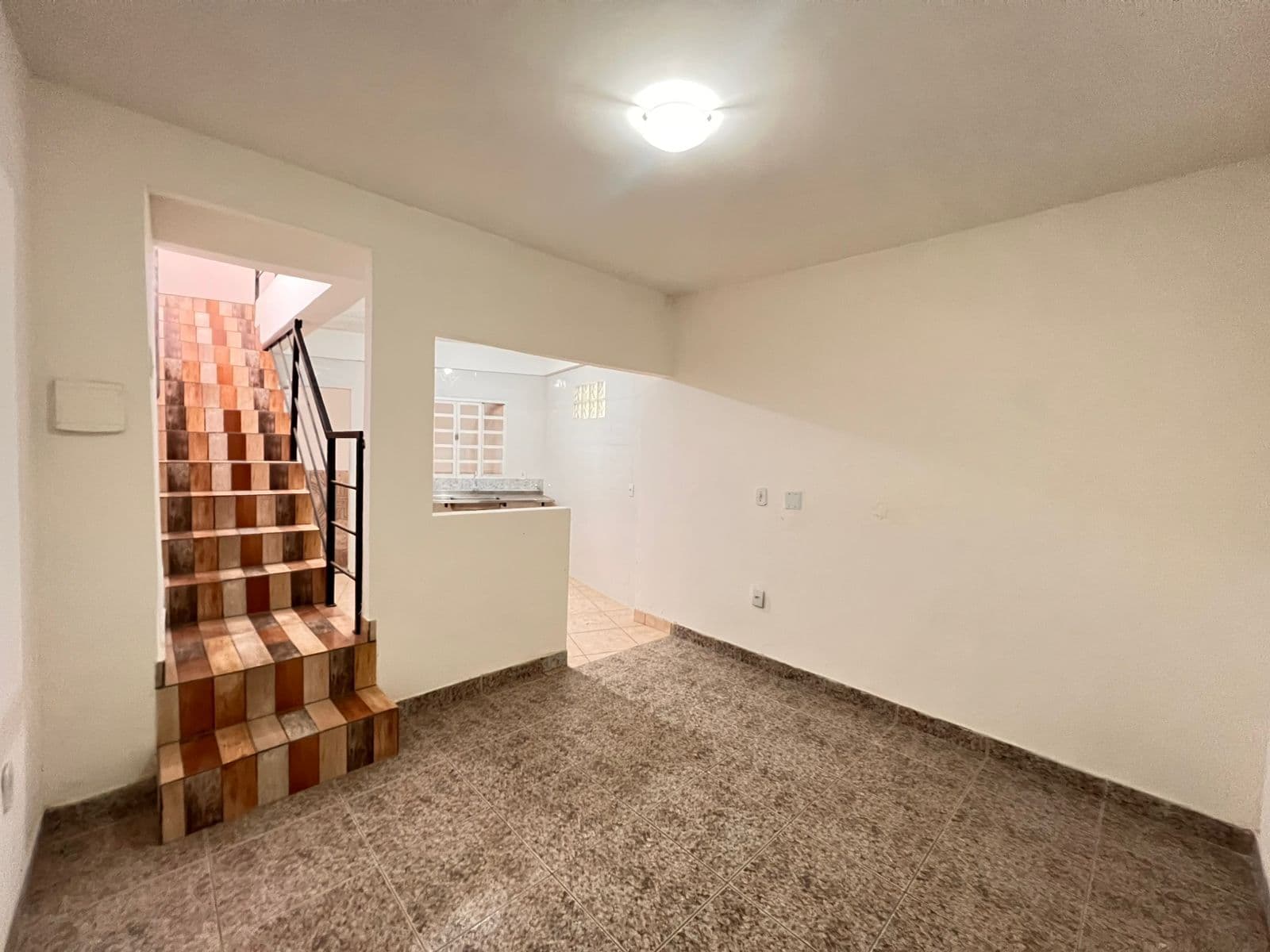 Casa Kitnet em Vila Paris, Contagem/MG
