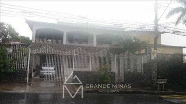 Casa-Padrao-para-Venda-em-Ouro-Preto-Belo-Horizonte-MG