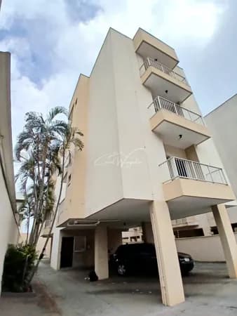 Apartamento com sacada no Higienópolis