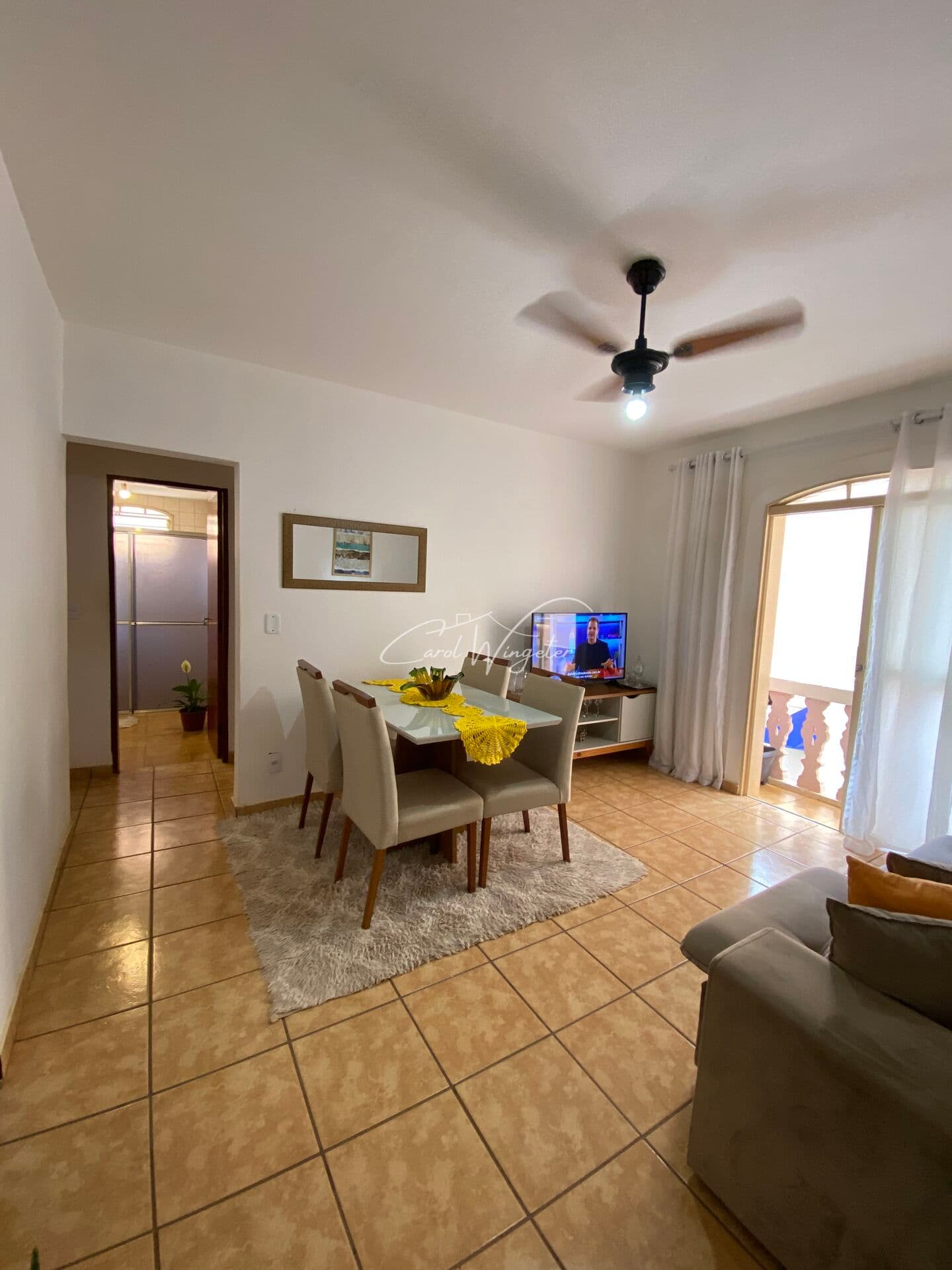 Apartamento amplo com sacada