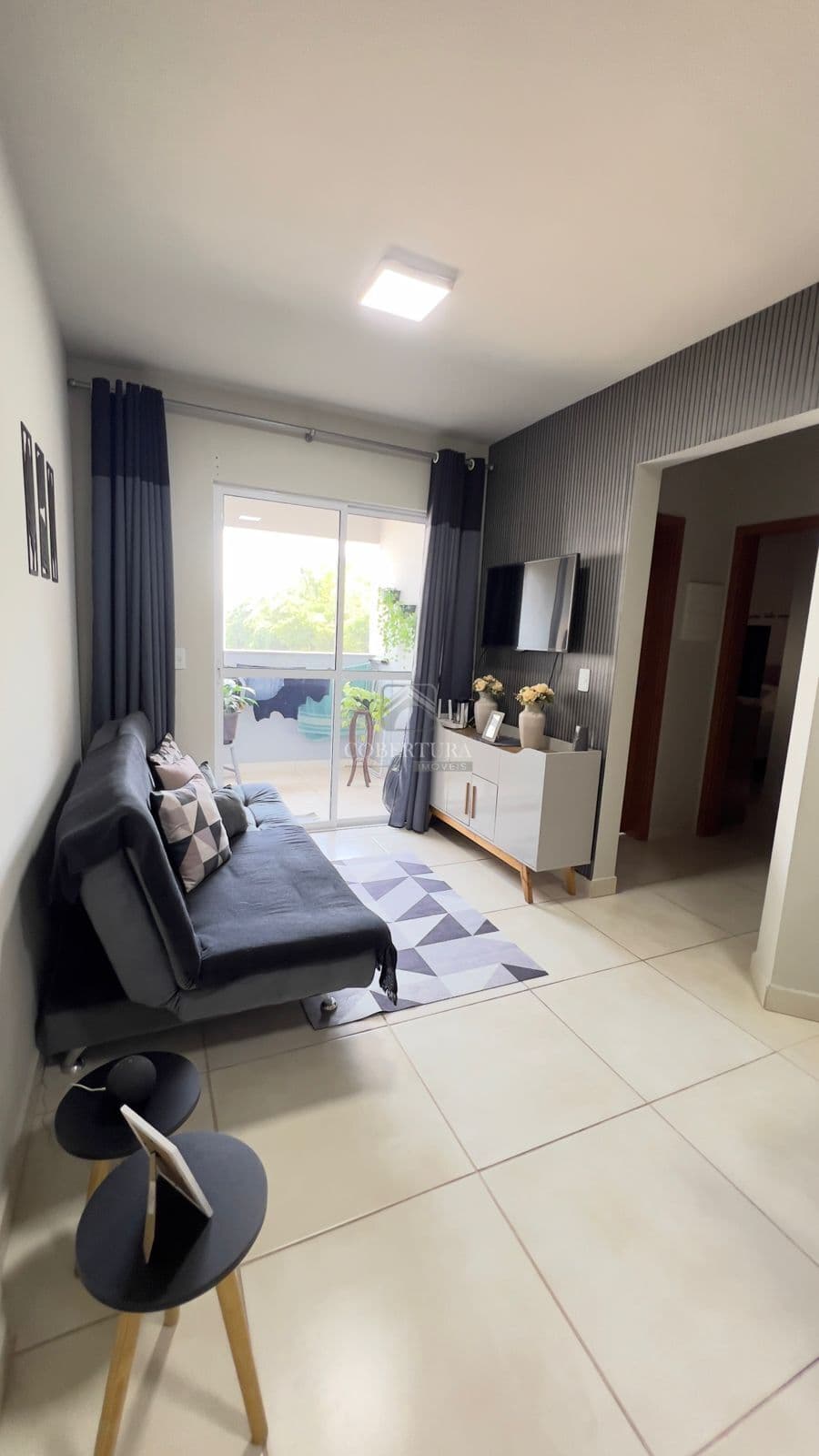 Apartamento 2 dormitórios com suíte mobiliado