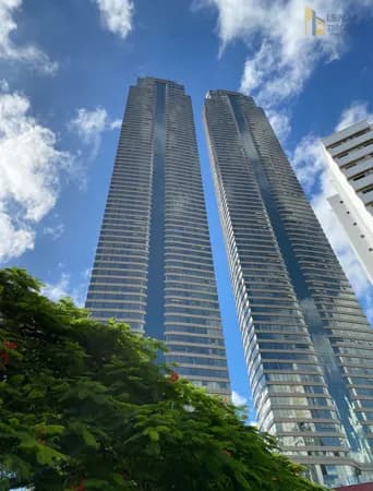 Apartamento no Yachthouse Balneário Camboriú Frente Mar 4 Suítes