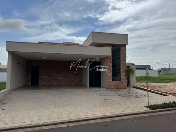 Belíssima casa à venda, com 3 suítes, sendo 1 suíte com closet, cozinha Gourmet e energia fotovoltaica