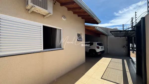 Casa 2 quartos, sendo 1 suíte, 2 vagas garagem, varanda gourmet, ambientes amplos, no bairro Regissol em Mirassol