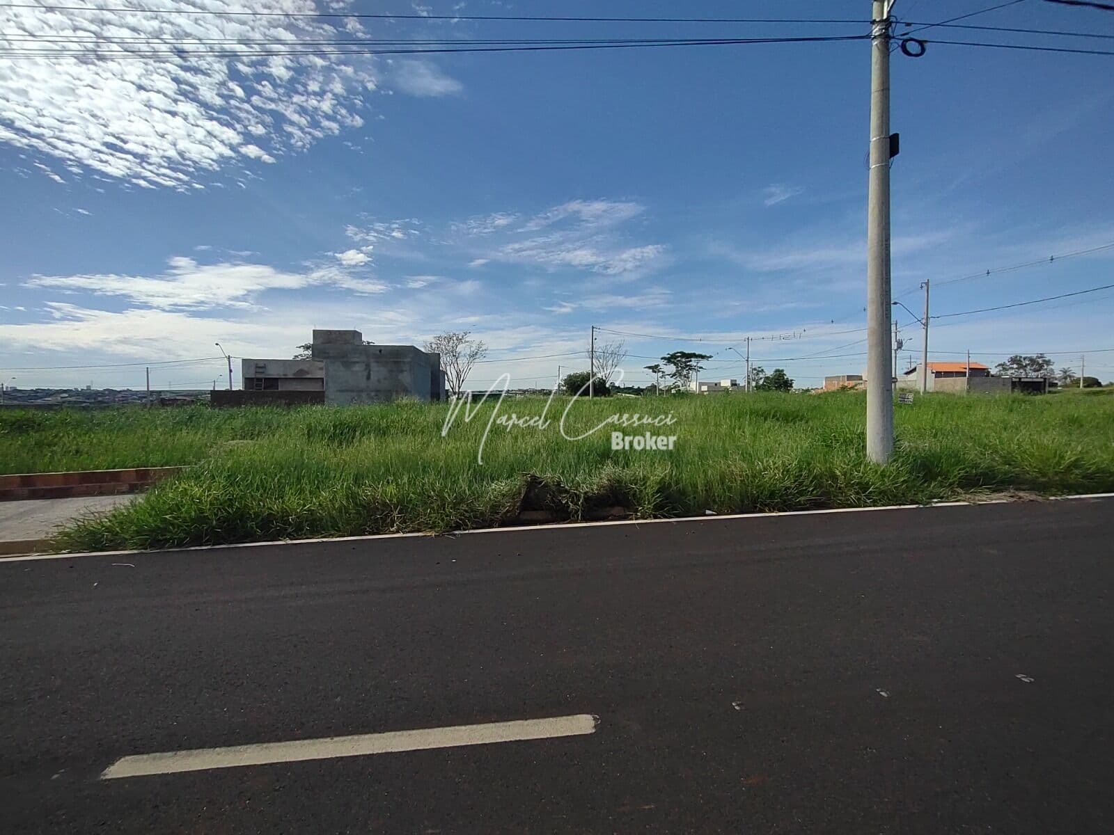 Excelente terreno à venda em bairro aberto, com ótima localização