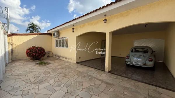 Casa à Venda, 4 quartos sendo 1 suíte, 2 cozinhas sendo 1 com copa, varanda gourmet, lavanderia, bairro Jardim Marilu, na cidade de Mirassol/SP.