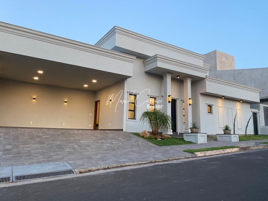 Casa Alto Padrão à venda com 3 suítes sendo 1 máster e finos acabamentos