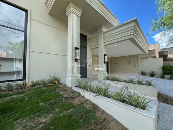 Casa à Venda no Condomínio Golden Park, 4 suítes, piscina, área gourmet, e muito mais.