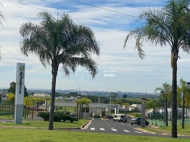 Lindo terreno à venda, ao lado da área de lazer
