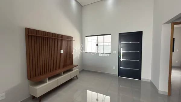 Casa a venda com 3 quartos, sendo uma suíte, piscina, no bairro Miravista em Mirassol