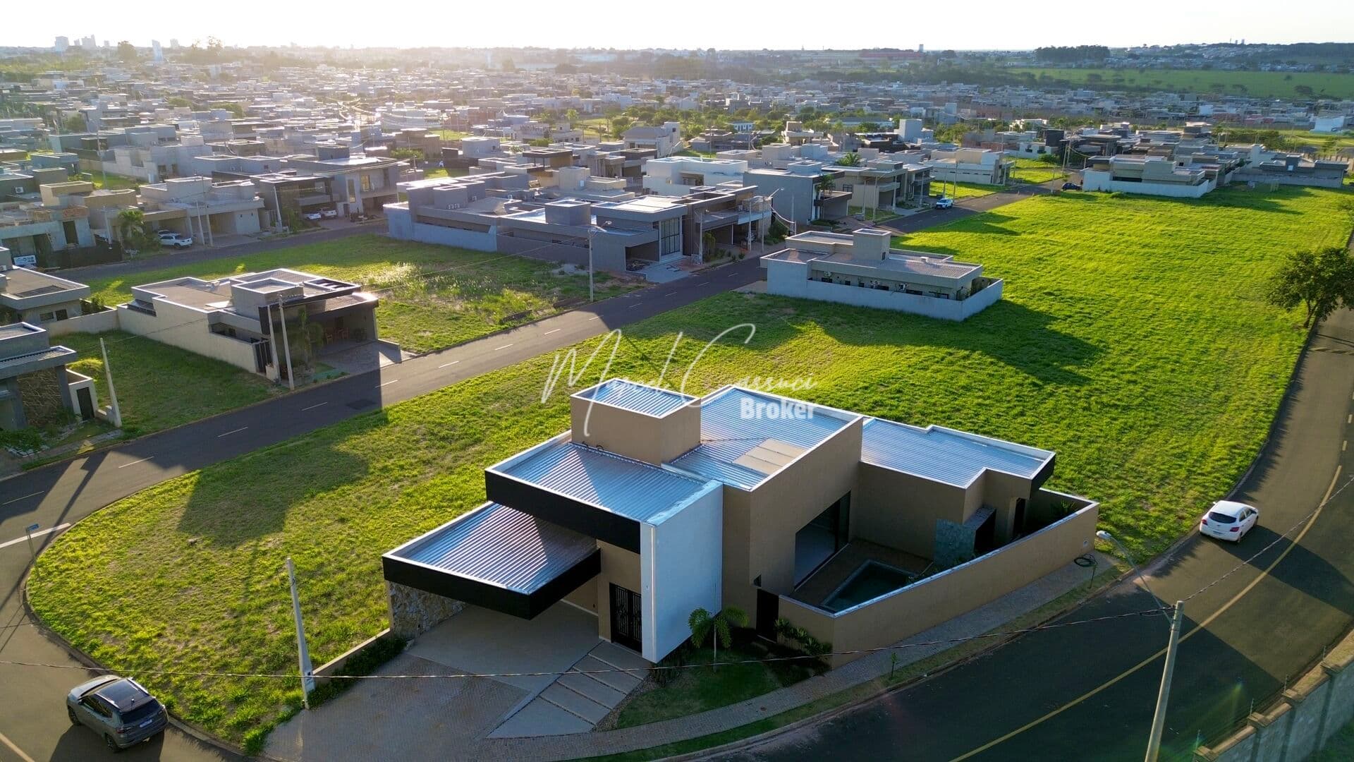 Casa à venda, Condomínio Setlife II, 4 suítes, escritório, piscina, térrea, na cidade de Mirassol