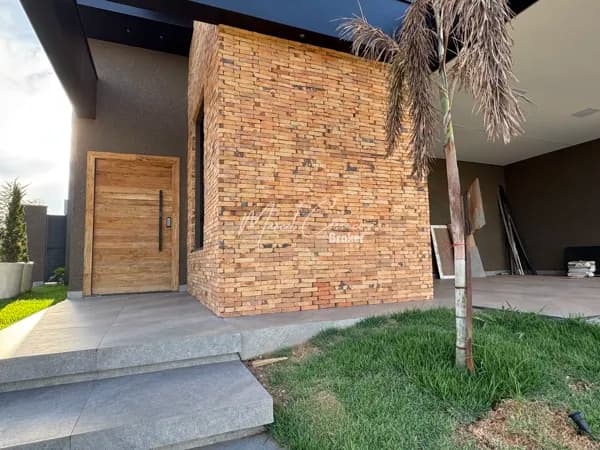 Casa à venda, Condomínio Village Damha IV, em Mirassol/SP com 3 suítes, piscina, escritório e muito mais.