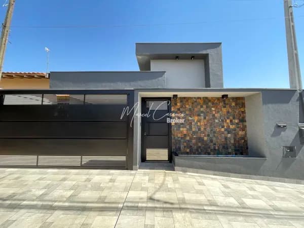 Casa 3 Quartos, sendo 1 suíte com closet, área Gourmet com churrasqueira, no bairro Regissol em Mirassol/SP