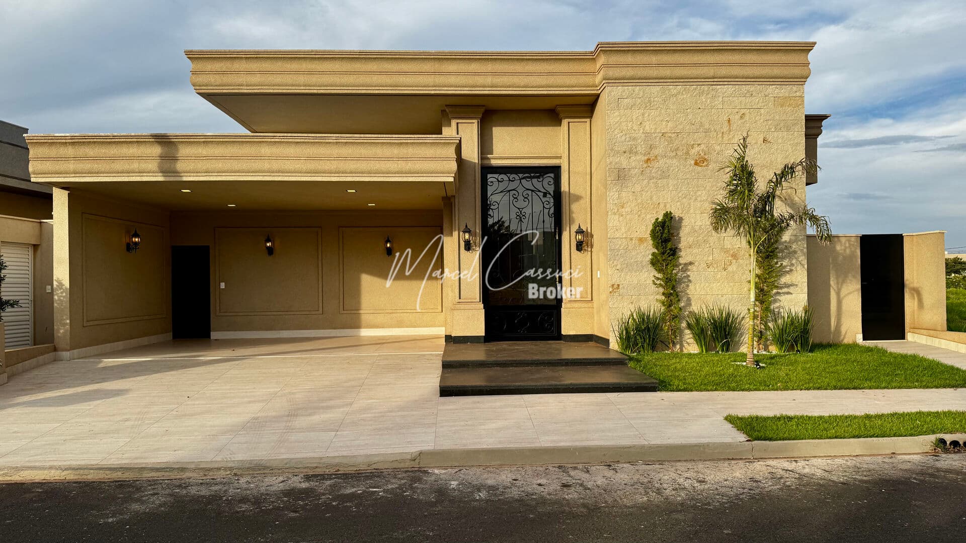 Casa com fachada Contemporânea à Venda, no Condomínio Setlife II de Mirassol, com 3 belas suítes, ambientes integrados, Jacuzzi