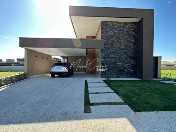 Casa à venda no Condomínio Terra Vista 3 suítes, sendo 1 master, fachada moderna, escritório