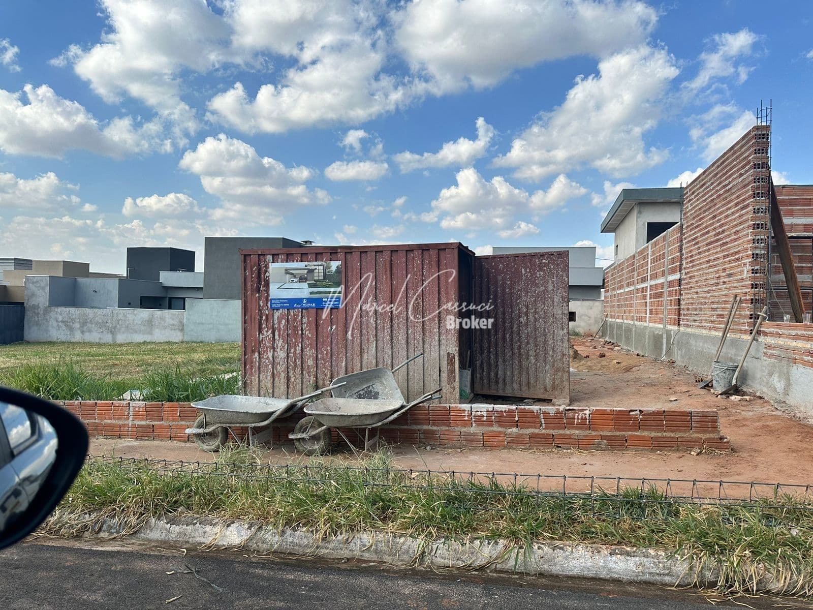 Excelente terreno à venda em Condomínio