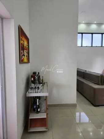 Belíssima casa à venda com 3 quartos, sendo 1 suíte com hidromassagem e closet, área Gourmet com churrasqueira e com ótima localização