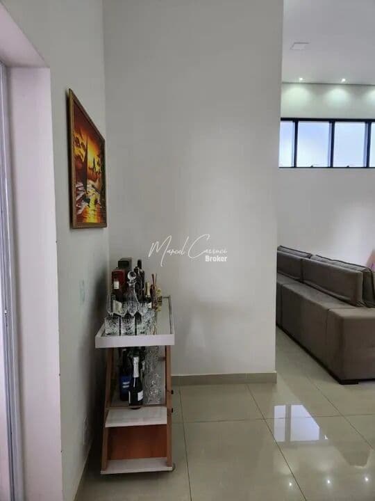 Belíssima casa à venda com 3 quartos, sendo 1 suíte com hidromassagem e closet, área Gourmet com churrasqueira e com ótima localização
